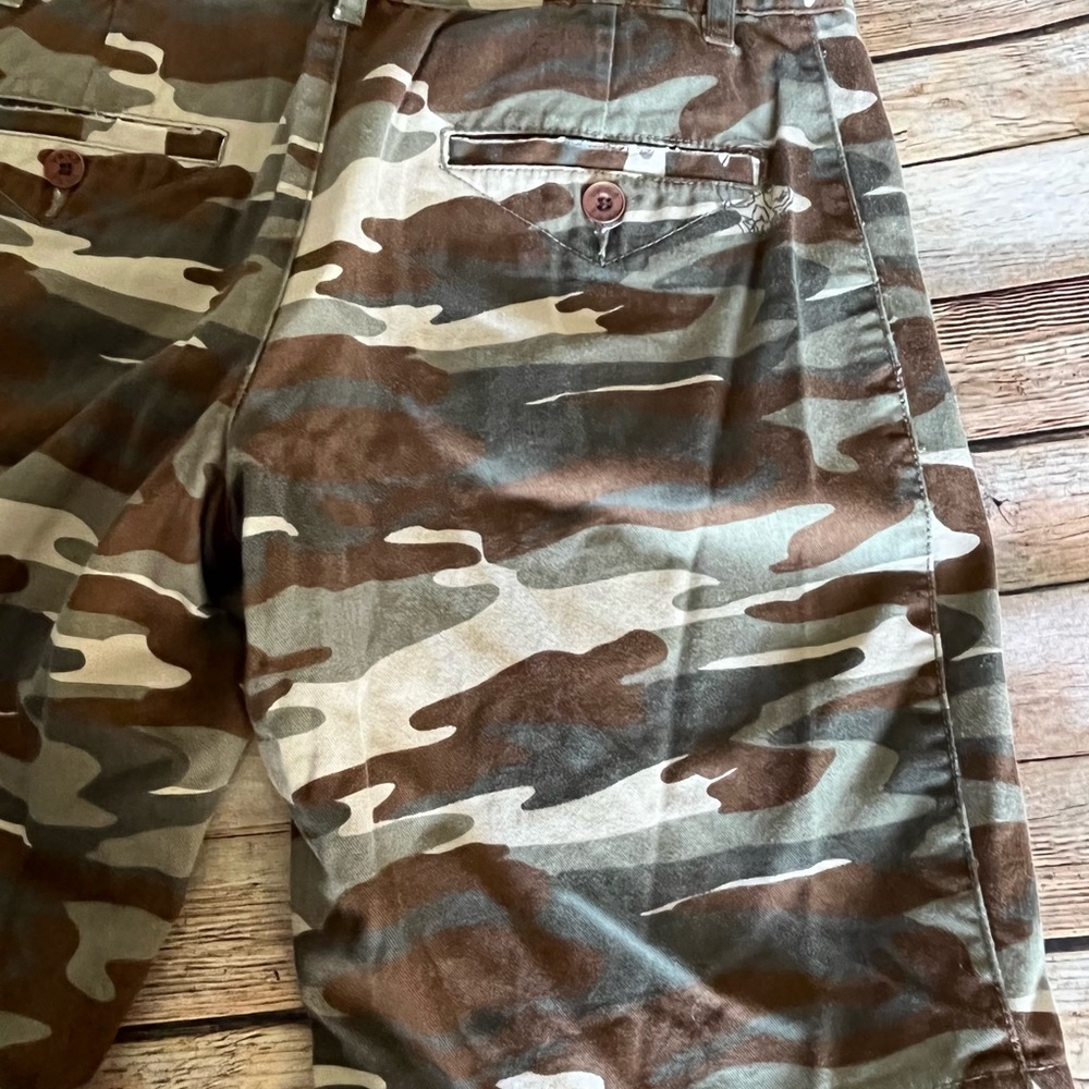 Vans Camo Print Bermuda Shorts Size 9 - Picture 5 of 8